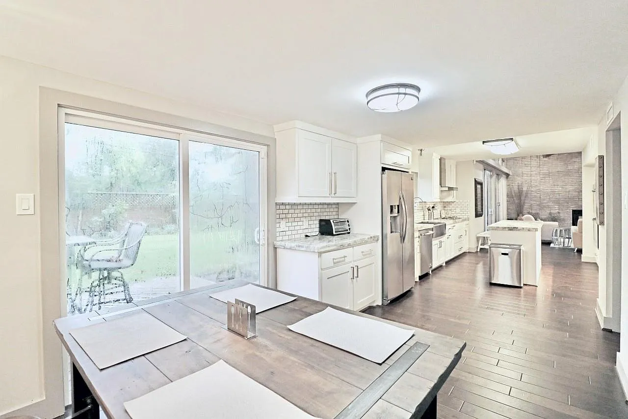 5 bed, 4.0 bath, 2852 sqft, $4,350 — Photo 4