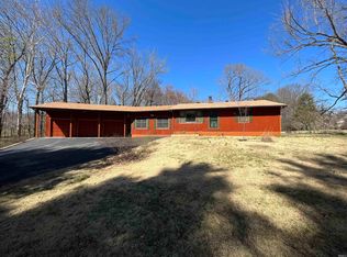 9401 Motz Rd, Evansville, IN 47720