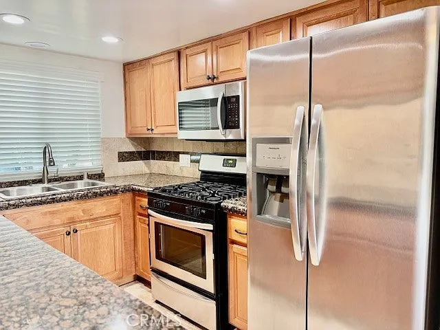2558 Orange Ave #6 — Photo 16