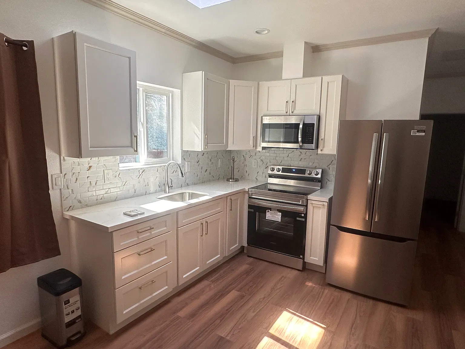 1 bed, 450 sqft, $2,100 — Photo 2