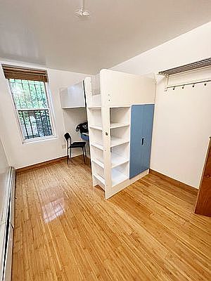 5th image of 247 Vernon Ave