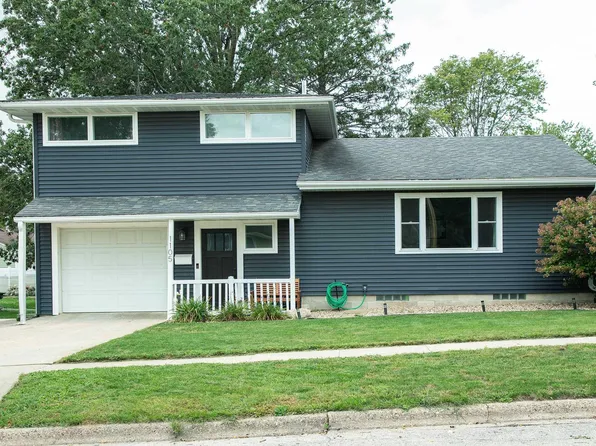 1105 11th St, Grundy Center, IA 50638
