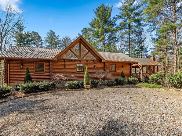 129 Navajo Trl, Mineral Bluff, GA 30559