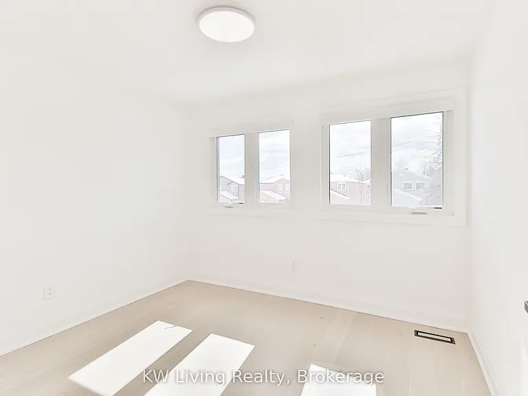 105 Chloe Cres — Photo 19