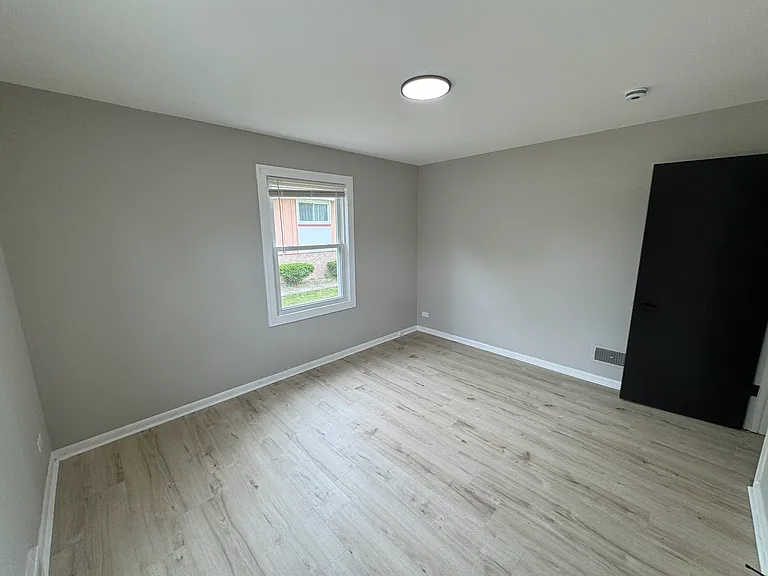 16439 Cottage Grove Ave — Photo 10