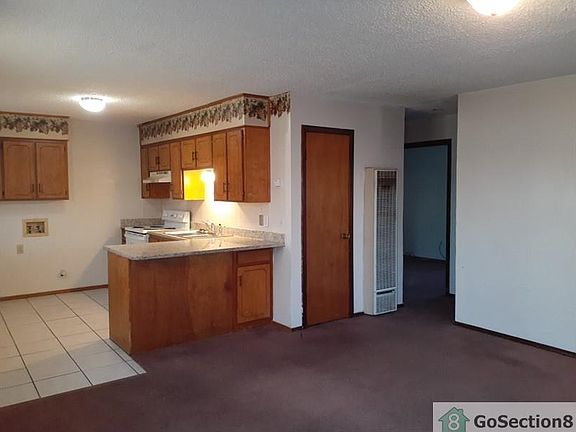 4th image of 310 N Maryland St #B