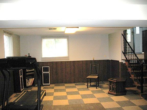 3rd image of 1105 Pool Ave