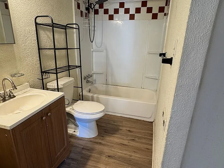 221 Remus Ln — Photo 9