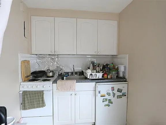 48 Kirkland St — Photo 2