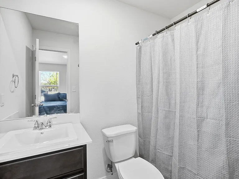 1327 Beech St — Photo 11