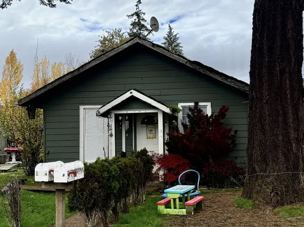 204 SW Water St, Sheridan, OR 97378