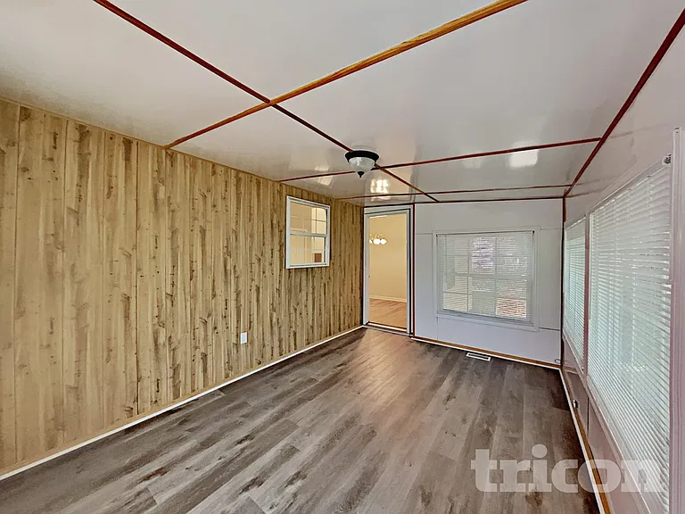 1322 Sasswood Ln — Photo 14