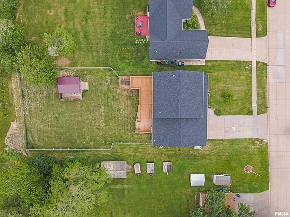 3rd image of 610 4th St