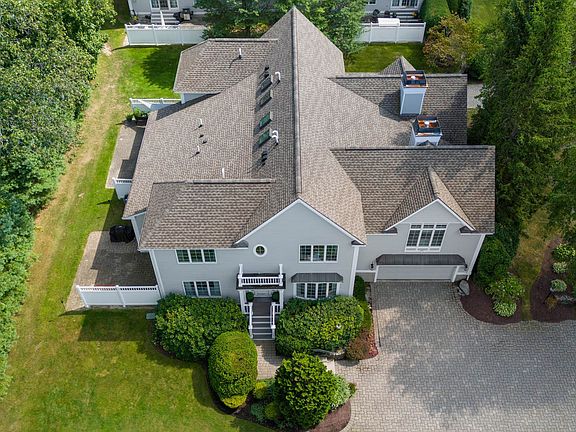 2nd image of 20 Nantucket Drive
