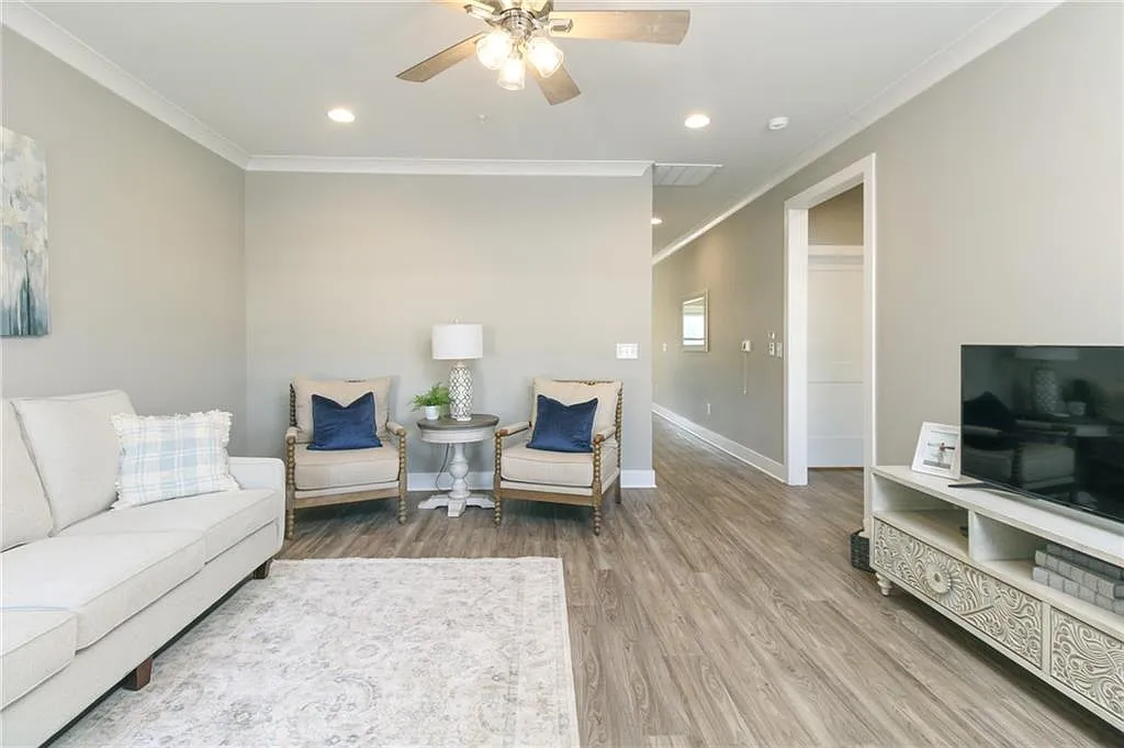 2 bed, 2.0 bath, 38550 sqft, $2,795 — Photo 3