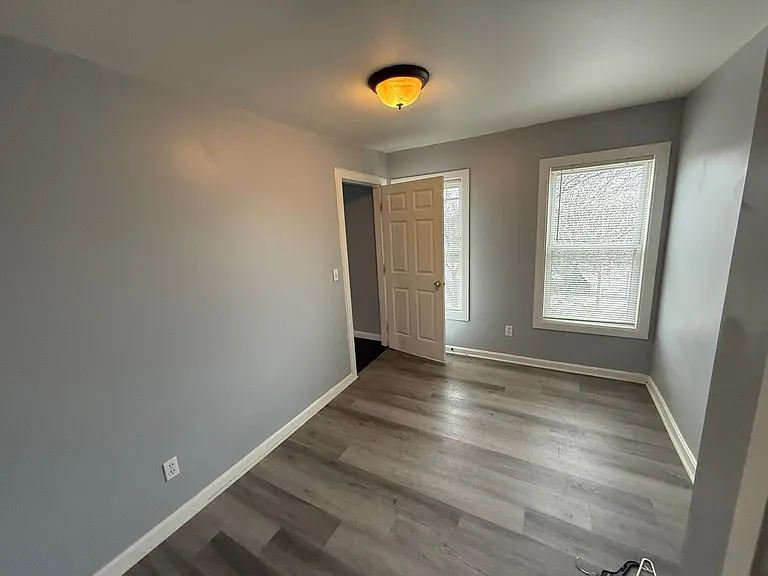 1297 Elm St #20 — Photo 9