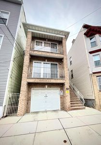 338 S 6th St, Newark, NJ, 07103