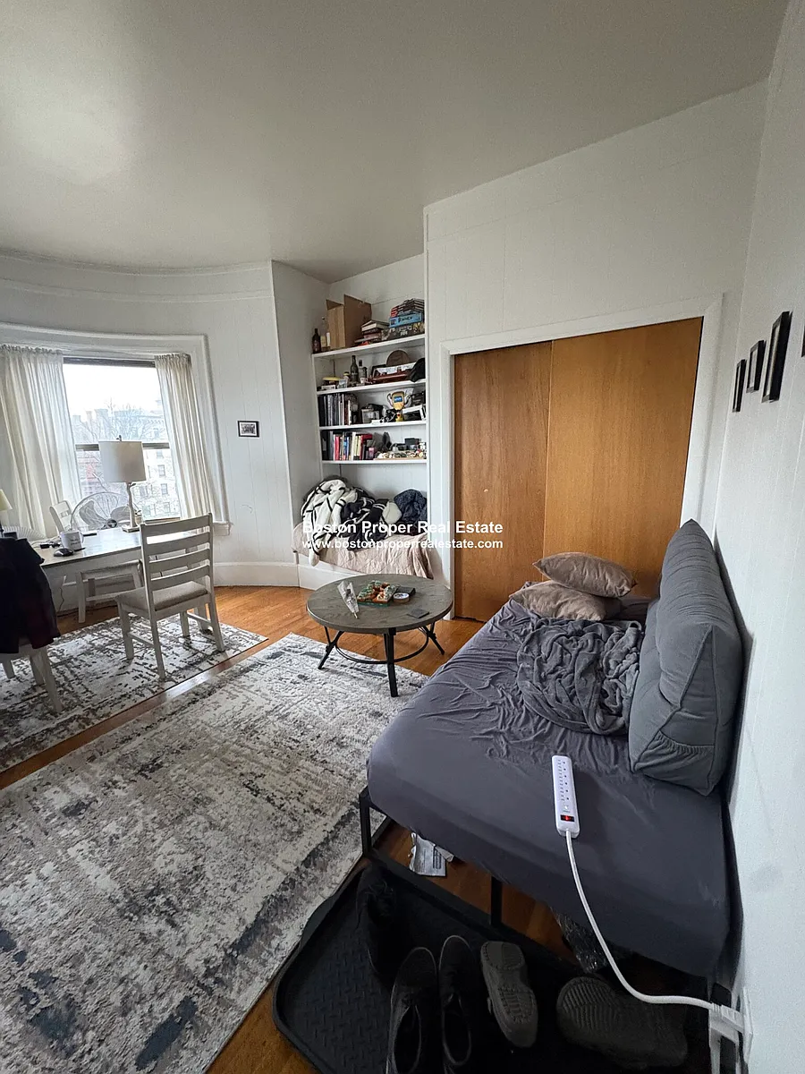 Building Photo - 384 Commonwealth Ave #11