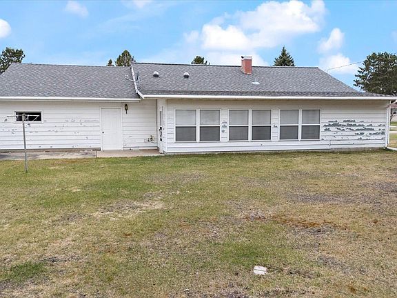 3rd image of 42 Garden Cir