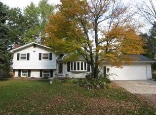 41 Dockham Rd, Columbiaville, MI 48421