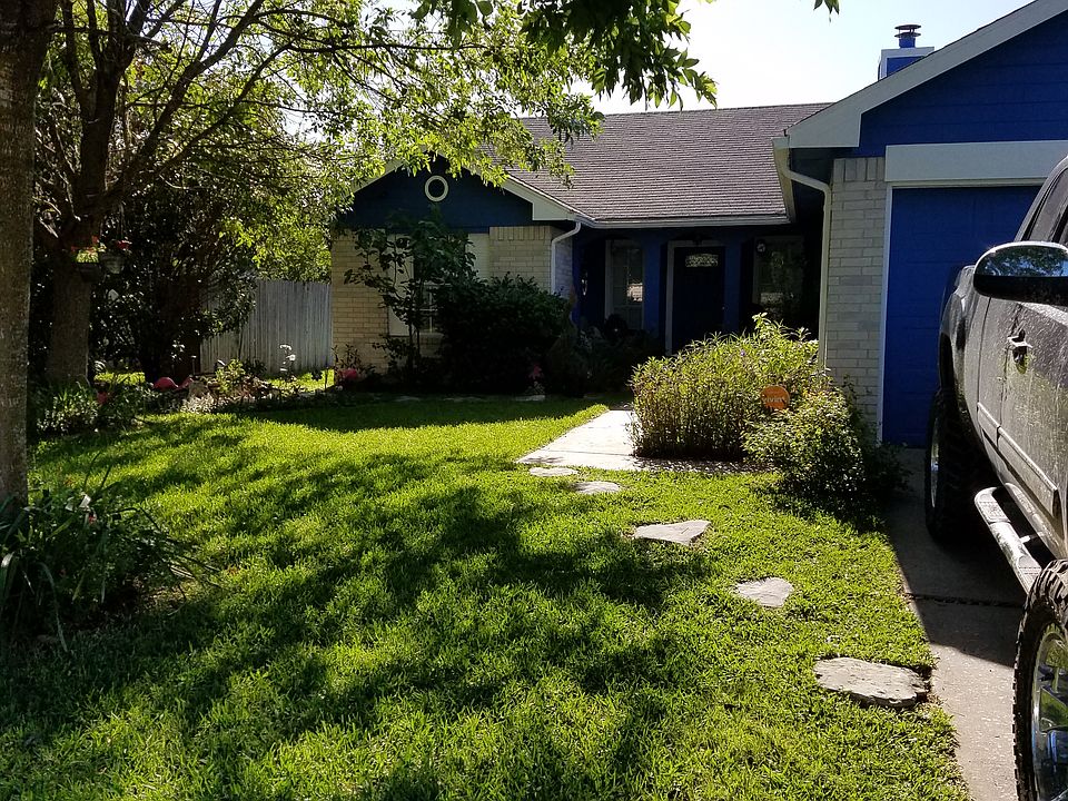 2nd image of 205 Clarks Way