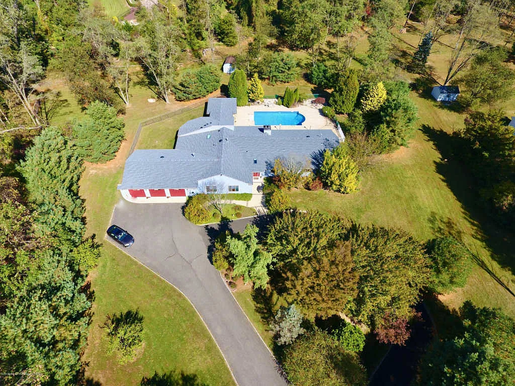 282 Sweetmans Ln photo 1
