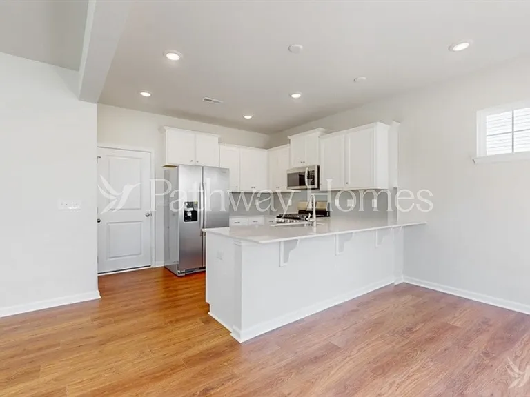 335 Kennerly Center Dr — Photo 5