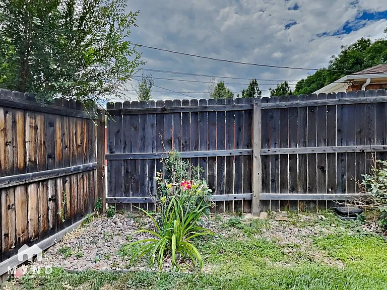 1076 S Monroe St — Photo 21