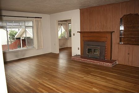 3rd image of 713 Preston Ave