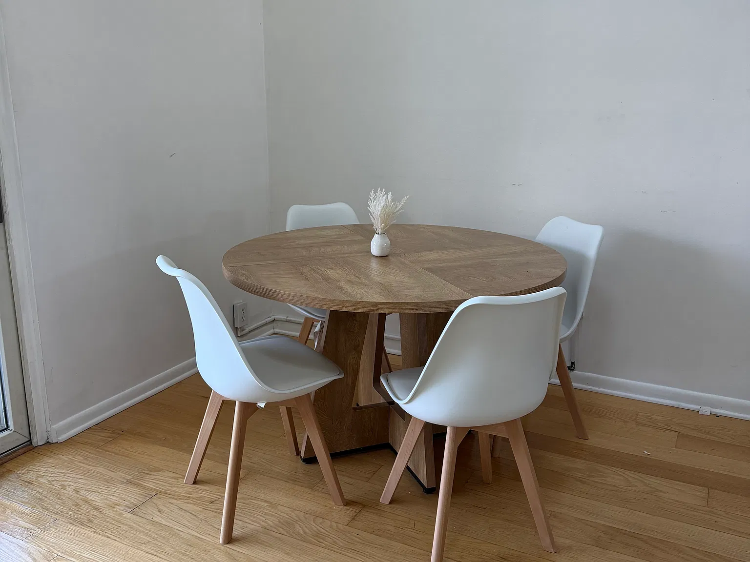 1 bed, 700 sqft, $2,000 — Photo 2