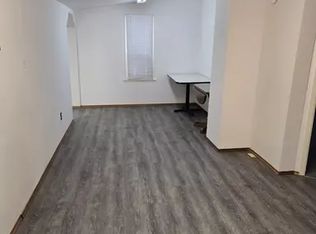 878 Archibald St #1A, Winnipeg, MB R2J0Y4