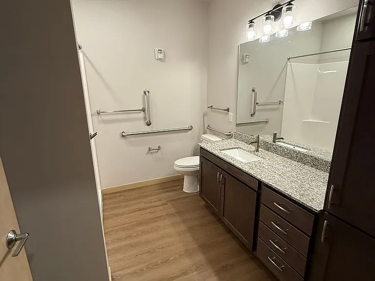 Mira Apartments — Photo 29