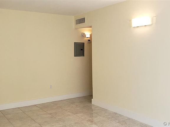5th image of 2539 S Bayshore Dr #314AR