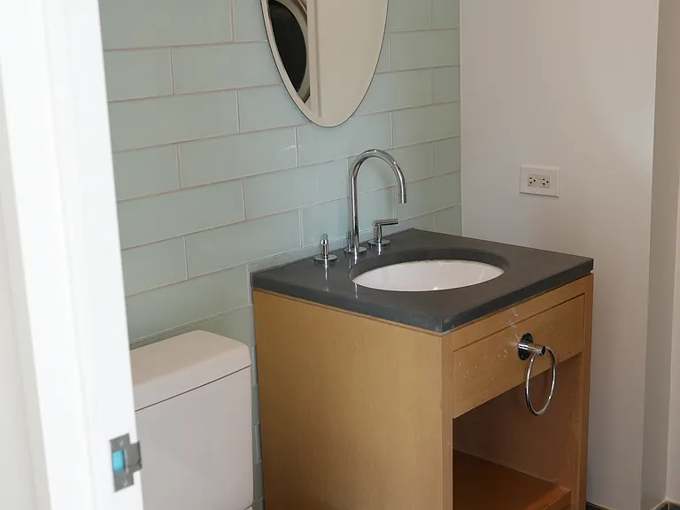 310 W 52nd St #18A — Photo 7