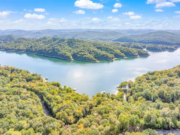 335 Lakeview Dr, Sharps Chapel, TN 37866