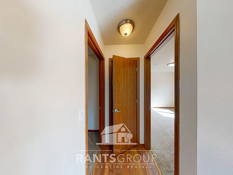 Crystal Springs Apartments — Photo 15