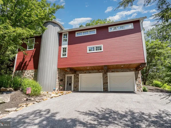 217 High Rock Rd N, Hanover, PA 17331