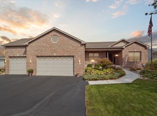 6032 Schaumburg Ln, Roscoe, IL 61073