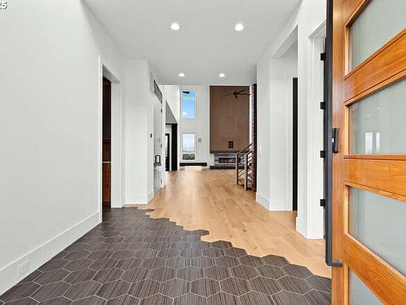 4th image of 23067 SW Curry Ridge Dr