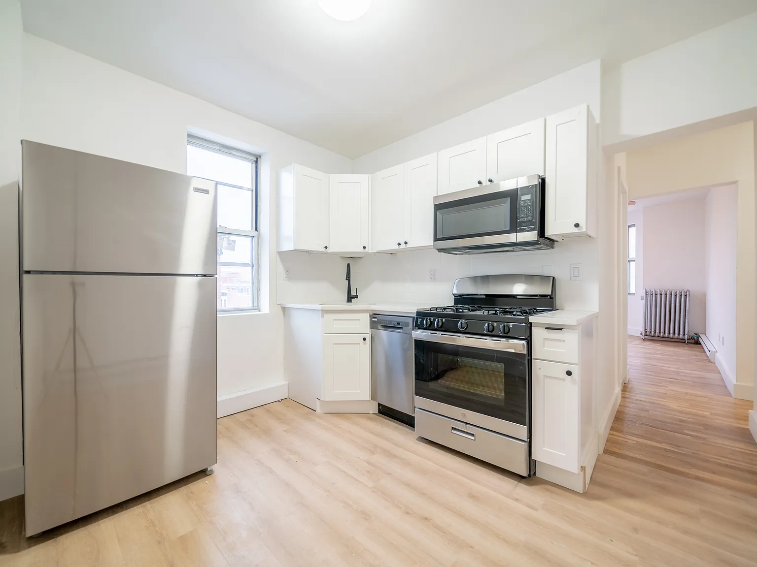 3 bed, $4,250 — Photo 1
