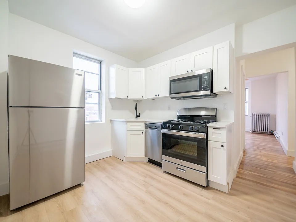 163 3rd St #7