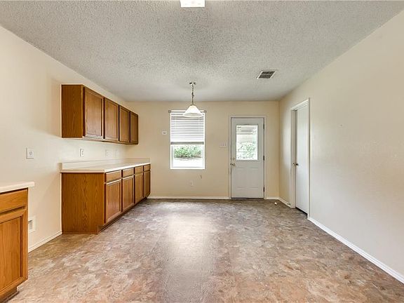5th image of 2628 Rockport Ln