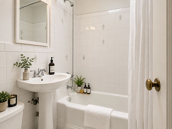 5th image of 142 W 70th St APT 4F