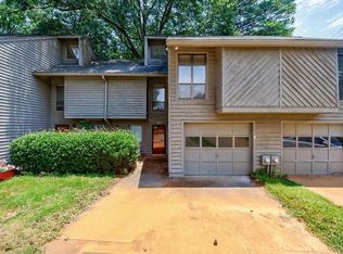 1002 Creatwood Cir SE, Smyrna, GA 30080