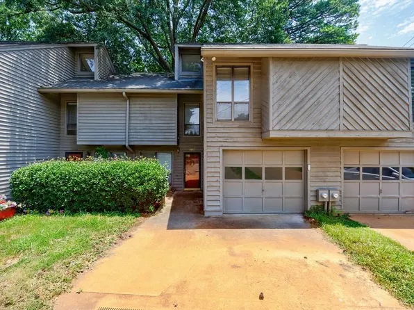 1002 Creatwood Cir SE, Smyrna, GA 30080