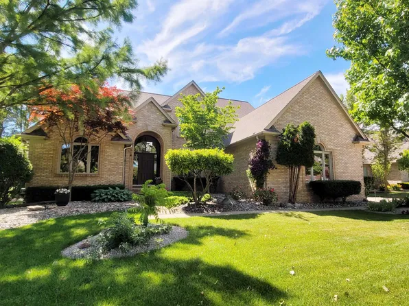 47667 Agnew Dr, Shelby Township, MI 48315