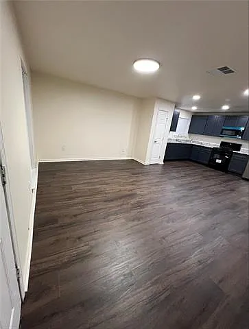 3 bed, 2.0 bath, 1342 sqft, $1,850 — Photo 3
