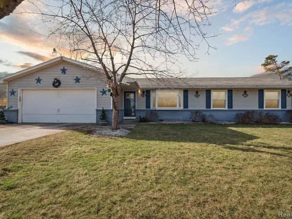 9711 Welch Rd, Tecumseh, MI 49286