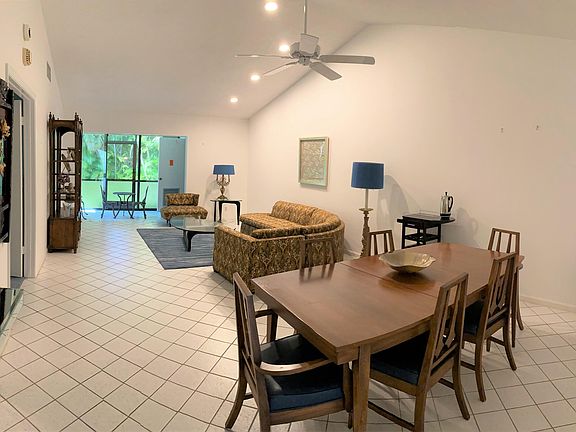 5th image of 10076 Shadywood Place #10076