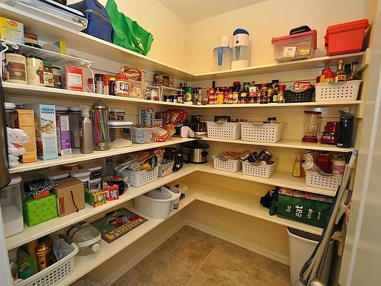 2931 Silver Landing Ln — Photo 28